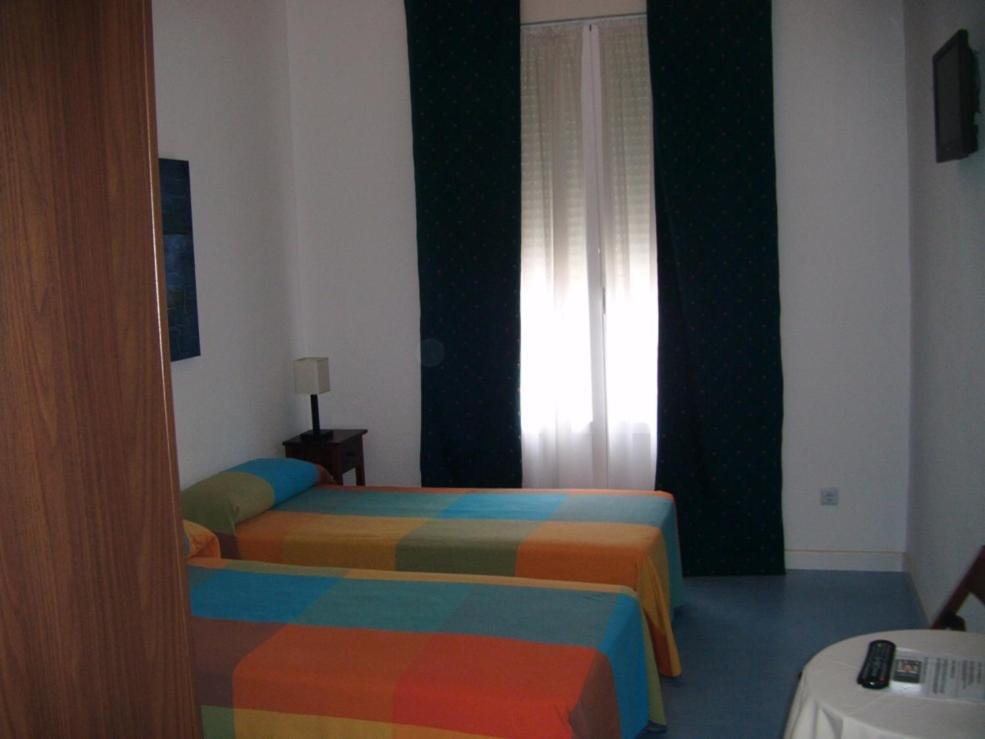 מדריד Puerta Del Sol Rooms חדר תמונה